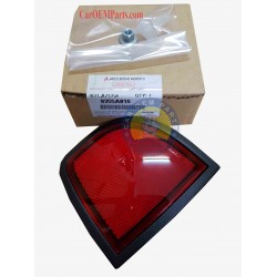 GENUINE MITSUBISHI REFLECTOR KIT,REAR LAMP,RH 8355A016